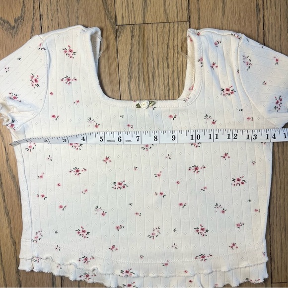 RSQ Tilly’s Girls Print Floral Rosette Crop Length Tee Size Large Girls Sizing - Picture 8 of 10